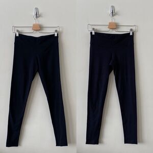 ARITZIA-TNA Solid Black/Stripe Pattern Black Leggings (Size: Small)